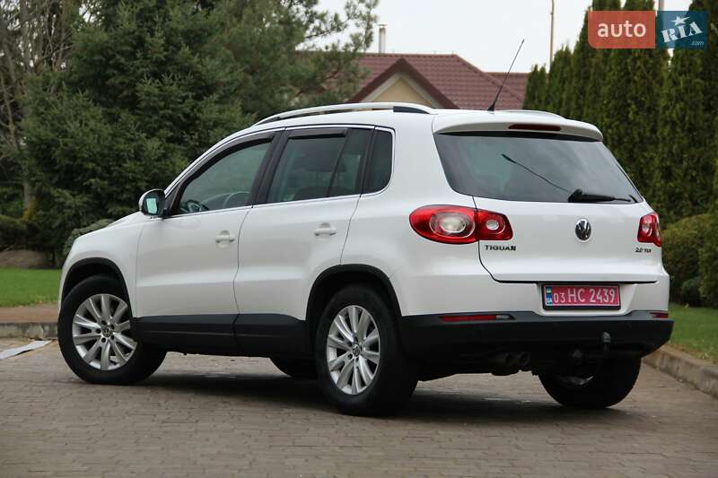 Позашляховик / Кросовер Volkswagen Tiguan 2010 в Сарнах