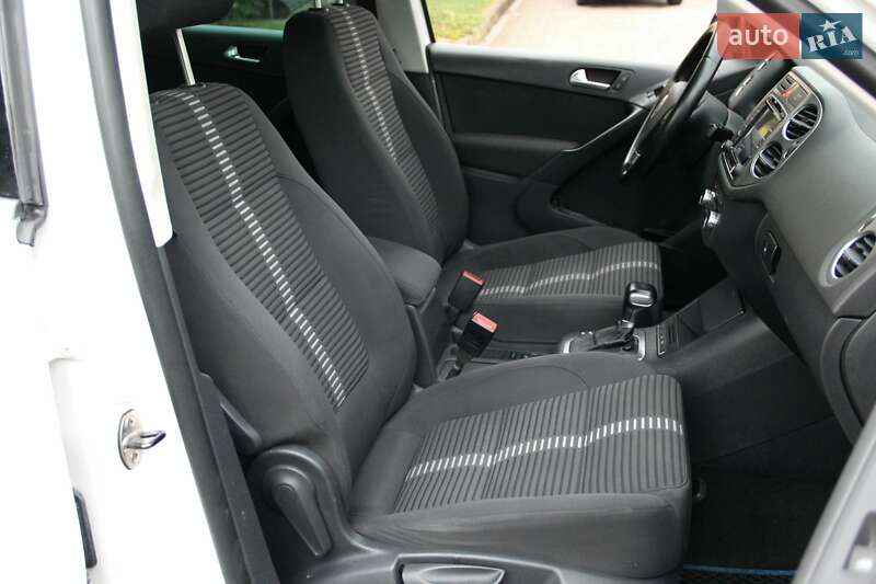 Позашляховик / Кросовер Volkswagen Tiguan 2010 в Сарнах