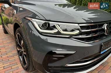 Внедорожник / Кроссовер Volkswagen Tiguan 2021 в 