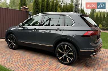 Внедорожник / Кроссовер Volkswagen Tiguan 2021 в 