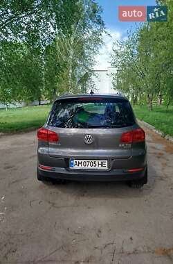 Позашляховик / Кросовер Volkswagen Tiguan 2015 в 