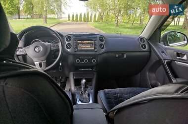 Позашляховик / Кросовер Volkswagen Tiguan 2015 в 