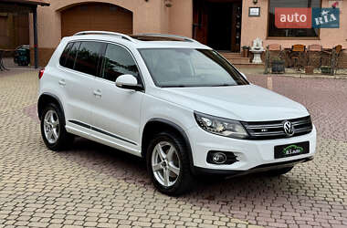 Позашляховик / Кросовер Volkswagen Tiguan 2015 в 