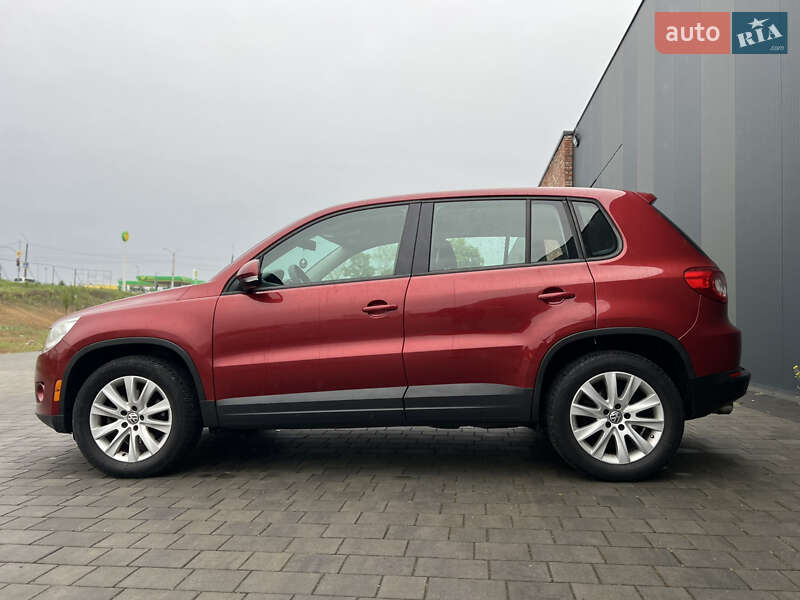 Внедорожник / Кроссовер Volkswagen Tiguan 2010 в Хмельницком