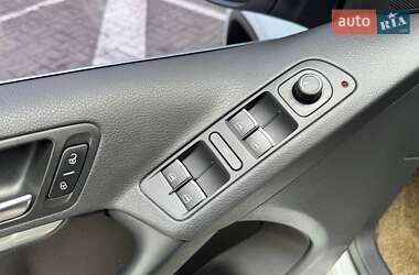Позашляховик / Кросовер Volkswagen Tiguan 2015 в 