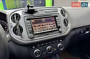 Позашляховик / Кросовер Volkswagen Tiguan 2015 в 