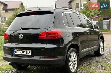 Позашляховик / Кросовер Volkswagen Tiguan 2012 в 