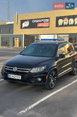 Внедорожник / Кроссовер Volkswagen Tiguan 2016 в Ровно