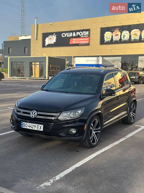 Внедорожник / Кроссовер Volkswagen Tiguan 2016 в 