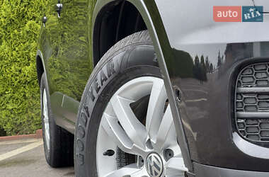 Внедорожник / Кроссовер Volkswagen Tiguan 2017 в 