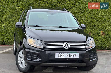 Внедорожник / Кроссовер Volkswagen Tiguan 2017 в 