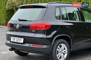 Внедорожник / Кроссовер Volkswagen Tiguan 2017 в 