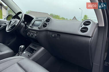 Внедорожник / Кроссовер Volkswagen Tiguan 2017 в 