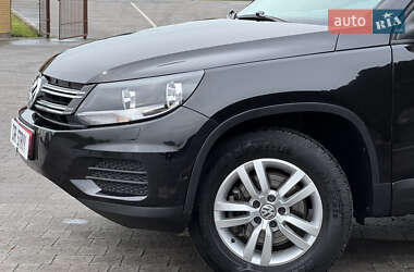 Внедорожник / Кроссовер Volkswagen Tiguan 2017 в 