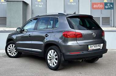 Внедорожник / Кроссовер Volkswagen Tiguan 2011 в 