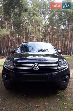 Внедорожник / Кроссовер Volkswagen Tiguan 2012 в Харькове
