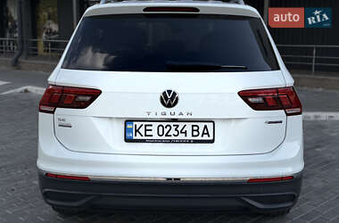 Внедорожник / Кроссовер Volkswagen Tiguan 2021 в 