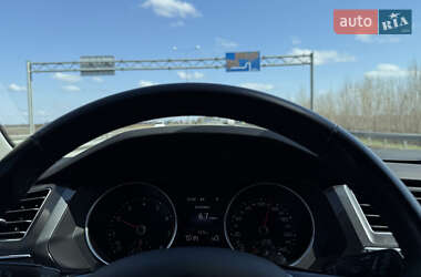 Внедорожник / Кроссовер Volkswagen Tiguan 2017 в 