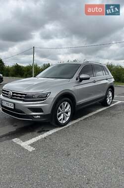 Позашляховик / Кросовер Volkswagen Tiguan 2019 в 