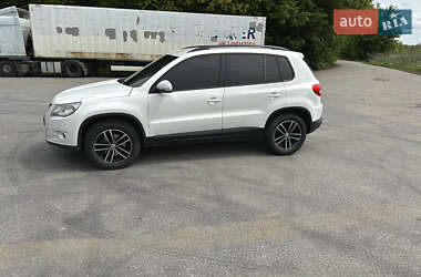 Внедорожник / Кроссовер Volkswagen Tiguan 2010 в 