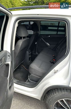Внедорожник / Кроссовер Volkswagen Tiguan 2010 в 