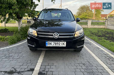Внедорожник / Кроссовер Volkswagen Tiguan 2016 в 