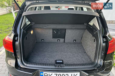Внедорожник / Кроссовер Volkswagen Tiguan 2016 в 