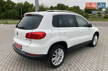 Позашляховик / Кросовер Volkswagen Tiguan 2015 в 