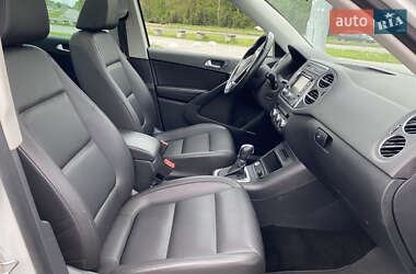 Позашляховик / Кросовер Volkswagen Tiguan 2015 в 