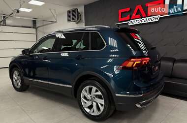 Позашляховик / Кросовер Volkswagen Tiguan 2021 в 
