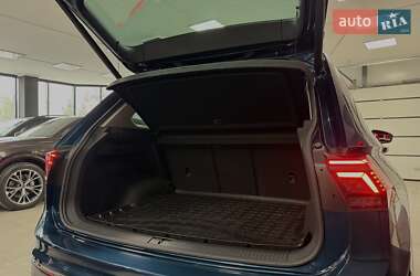 Позашляховик / Кросовер Volkswagen Tiguan 2021 в 