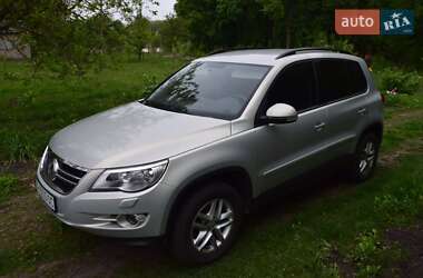 Позашляховик / Кросовер Volkswagen Tiguan 2010 в 