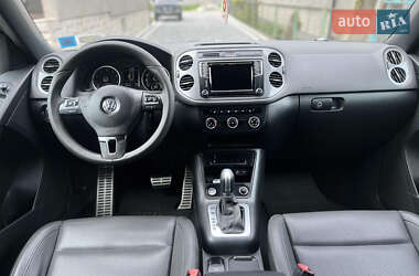 Позашляховик / Кросовер Volkswagen Tiguan 2016 в 