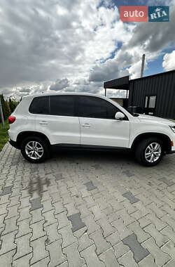 Позашляховик / Кросовер Volkswagen Tiguan 2013 в 