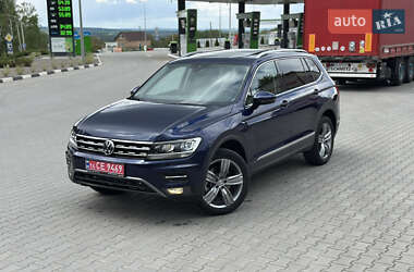 Внедорожник / Кроссовер Volkswagen Tiguan 2021 в 