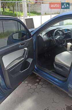 Позашляховик / Кросовер Volkswagen Tiguan 2018 в 