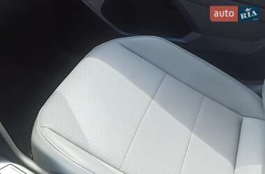 Позашляховик / Кросовер Volkswagen Tiguan 2018 в 
