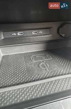 Внедорожник / Кроссовер Volkswagen Tiguan 2022 в 