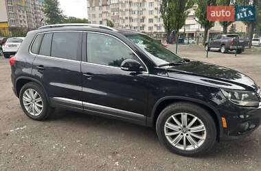 Внедорожник / Кроссовер Volkswagen Tiguan 2012 в 