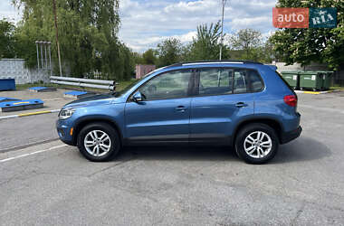 Внедорожник / Кроссовер Volkswagen Tiguan 2016 в 