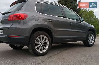 Позашляховик / Кросовер Volkswagen Tiguan 2013 в 
