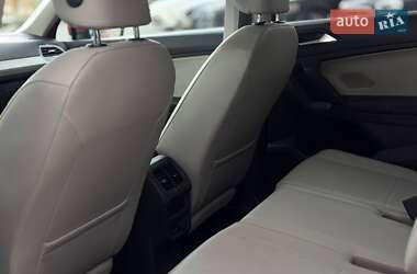 Внедорожник / Кроссовер Volkswagen Tiguan 2019 в 