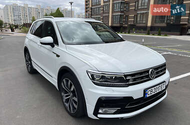 Позашляховик / Кросовер Volkswagen Tiguan 2017 в 