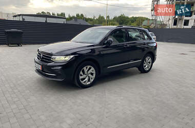 Позашляховик / Кросовер Volkswagen Tiguan 2021 в 