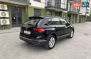 Позашляховик / Кросовер Volkswagen Tiguan 2021 в 