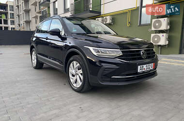 Позашляховик / Кросовер Volkswagen Tiguan 2021 в 
