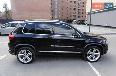 Внедорожник / Кроссовер Volkswagen Tiguan 2015 в 