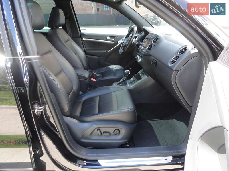 Внедорожник / Кроссовер Volkswagen Tiguan 2015 в Луцке