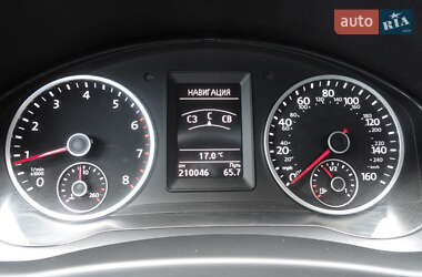 Внедорожник / Кроссовер Volkswagen Tiguan 2015 в 