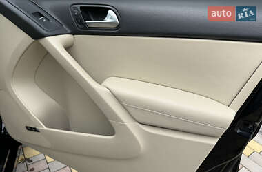 Позашляховик / Кросовер Volkswagen Tiguan 2014 в 